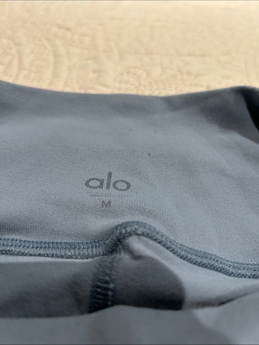 Alo Yoga Leggings Medium - Picture 3 of 3
